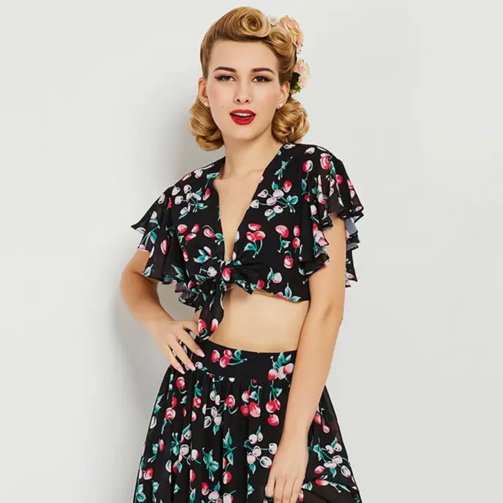 1950s Ukraine Vintage Black Crop Top
